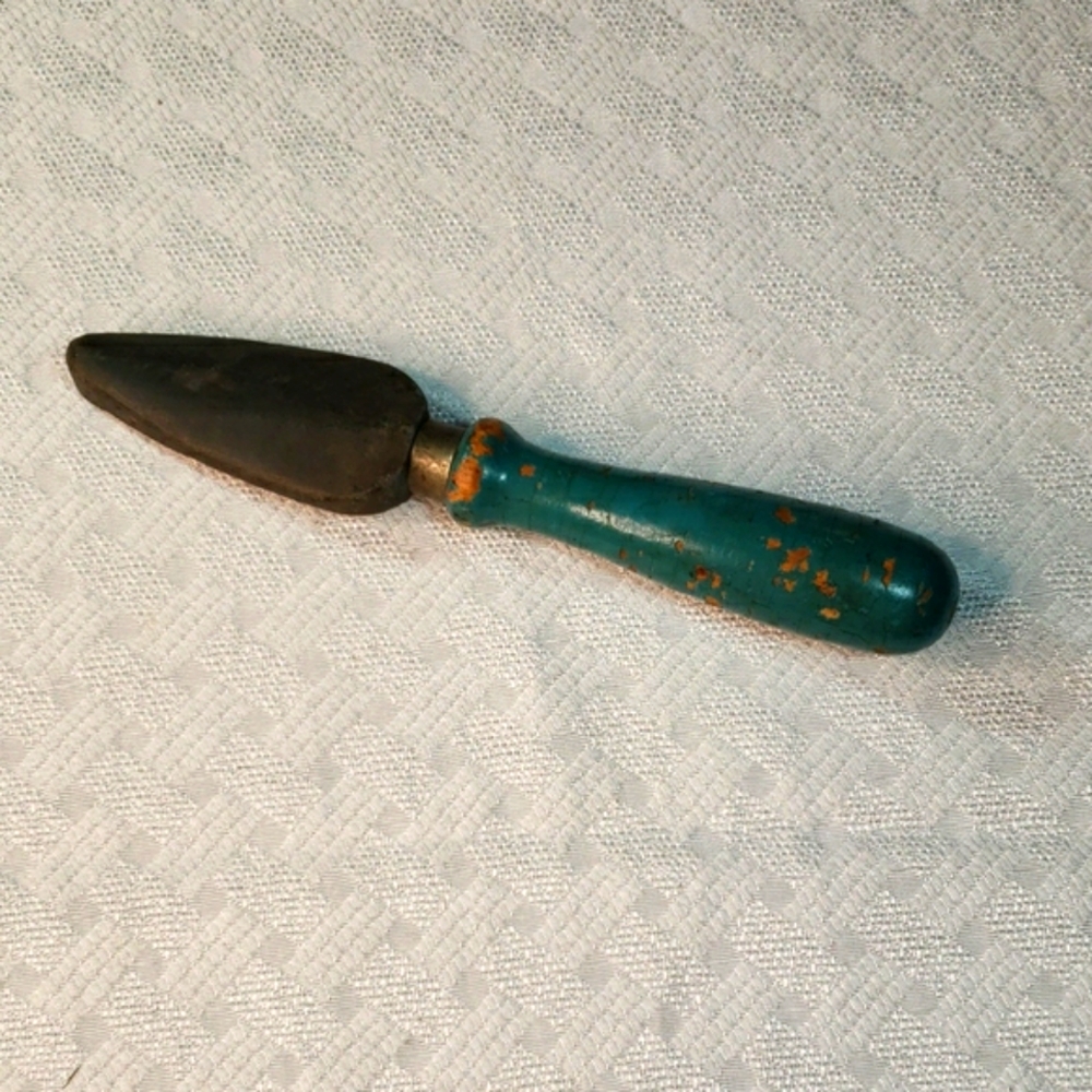 Vintage Carborundum Silicon Cabide Sharpening Stone